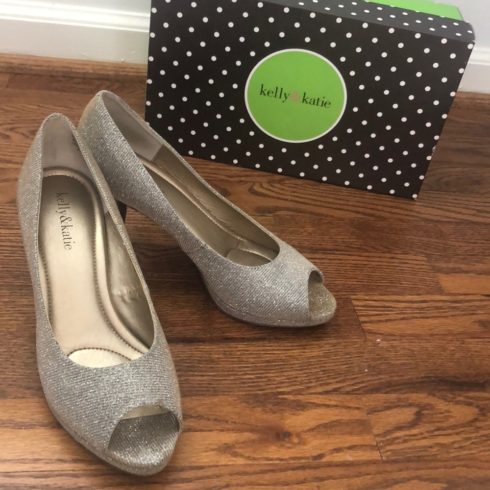 STUNNING hardly worn Kelly & Katie heels